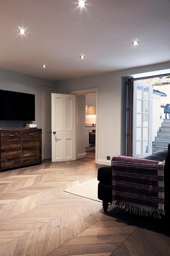 Central Hastings, Stylish-Luxe, Seaside Apartment. Esterno foto