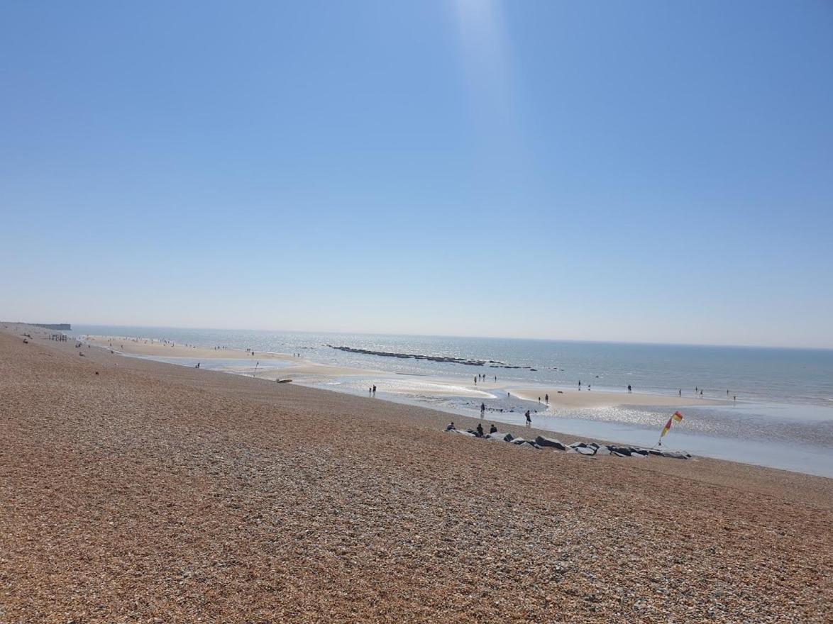 Central Hastings, Stylish-Luxe, Seaside Apartment. Esterno foto